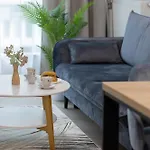Grzybowska Stylish With Air Conditioning In Wola By Renters Apartamento *