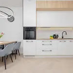 Grzybowska Stylish With Air Conditioning In Wola By Renters * Varsovia
