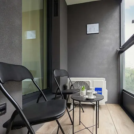 Grzybowska Stylish With Air Conditioning In Wola By Renters Apartamento