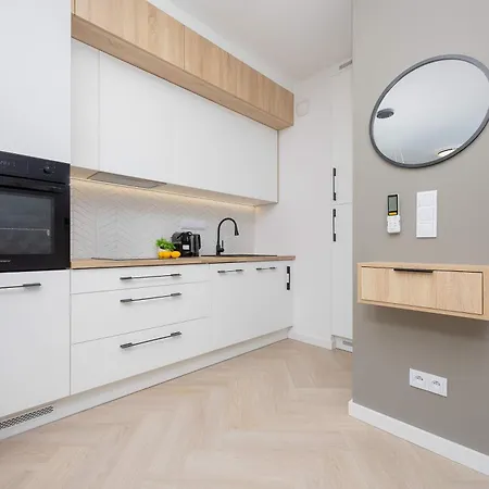 Grzybowska Stylish With Air Conditioning In Wola By Renters