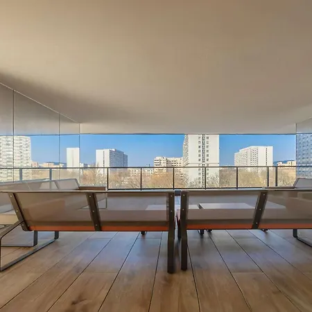 Grzybowska Stylish With Air Conditioning In Wola By Renters شقة وارسو