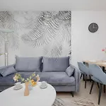 Grzybowska Stylish With Air Conditioning In Wola By Renters *